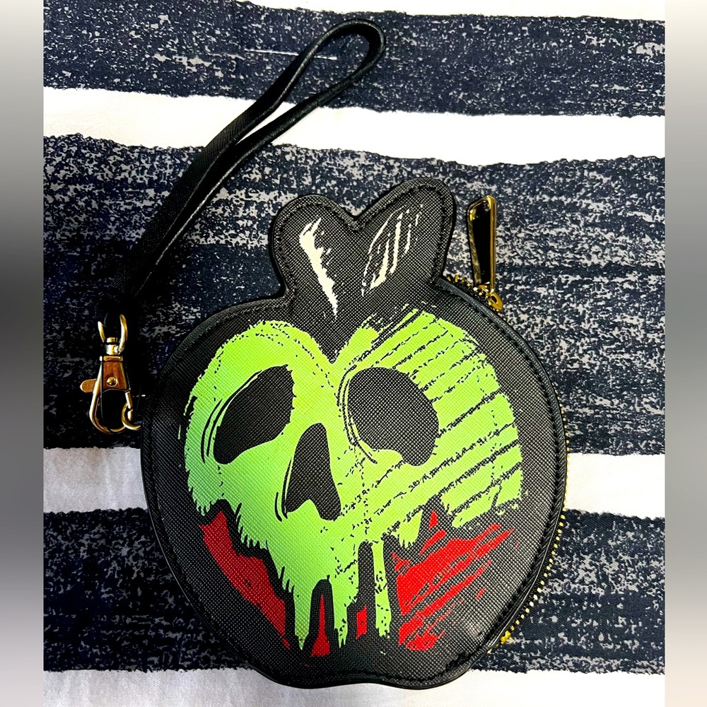 Disney Boutique Poison Apple
Wristlet coin purse